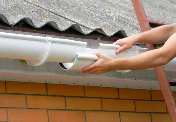 Cost of Gutter Hanging in Tuscaloosa